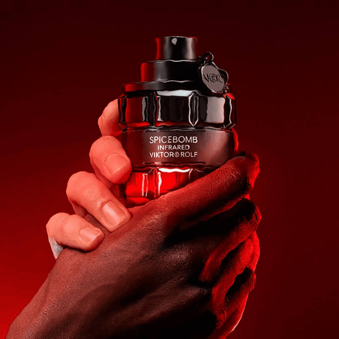 Spicebomb Infrared by Viktor & Rolf Eau De Toilette 3 oz